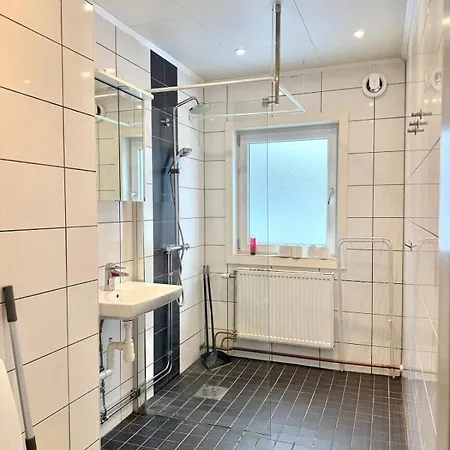 Holiday home 7 Bedroom Workers With 11 Beds And Free Parking Gothenburg