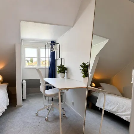 4 Bedroom Townhouse Near Liseberg With Free Parking For Families And Companies بيت للعطل