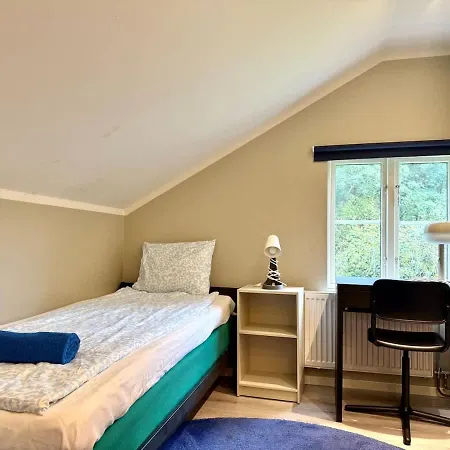 10 Bedroom Workers With Free Parking