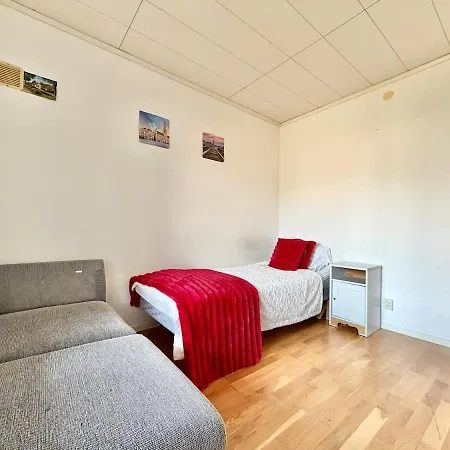 6 Bedroom For Workers With Free Parking * גטבורג