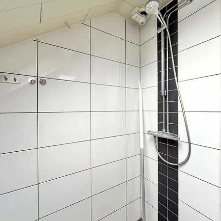 Holiday home 7 Bedroom Workers With 11 Beds And Free Parking