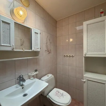 Workers House Near Volvo With 4 Bedrooms 7 Beds And Parking * Göteborg