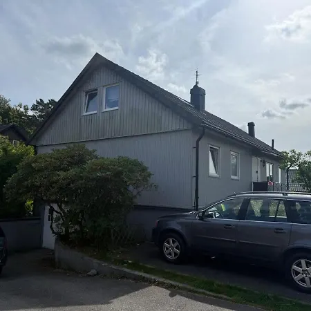 7 Bedroom Workers With 11 Beds And Free Parking