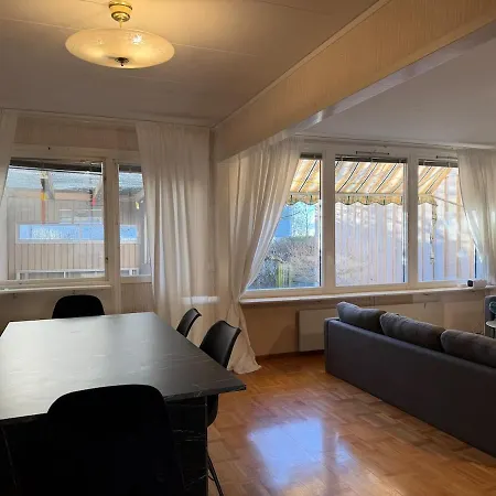 Villa Workers House Near Volvo With 4 Bedrooms 7 Beds And Parking