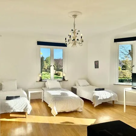 Huge Workers & Family With 3 Floors 2 Kitchens & 3 Bathrooms Tatil Evi Göteborg