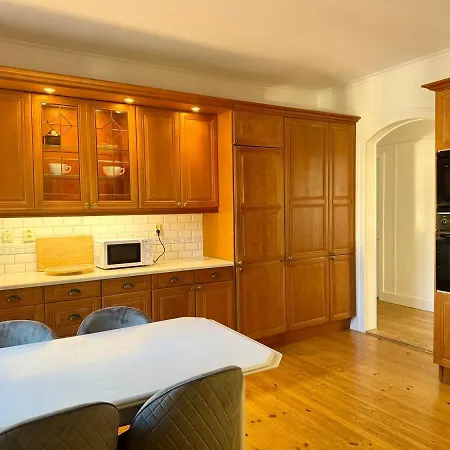 בית נופש Huge Workers & Family With 3 Floors 2 Kitchens & 3 Bathrooms