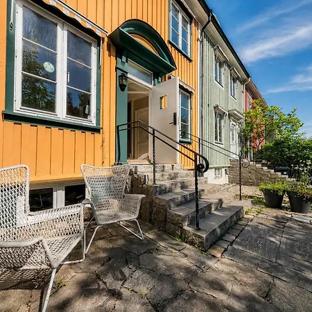 4 Bedroom Townhouse Near Liseberg With Free Parking For Families And Companies