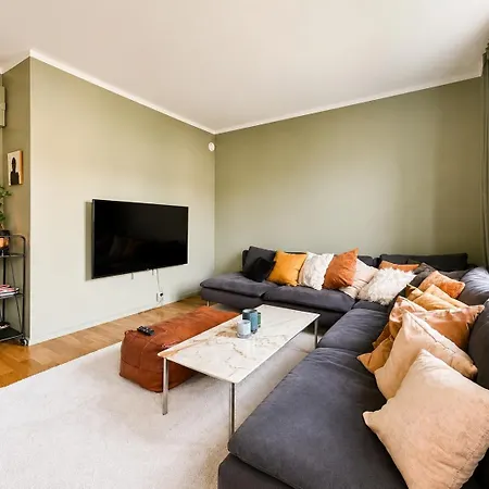 4 Bedroom Townhouse Near Liseberg With Free Parking For Families And Companies بيت للعطل *
