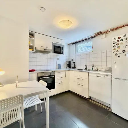 2 Bedroom With 4 Beds For Workers Near Volvo Free Parking *