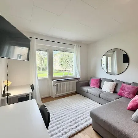 Apartmán Workers & Family Homes Modern 2br With Free Parking 10 Min To Volvo *