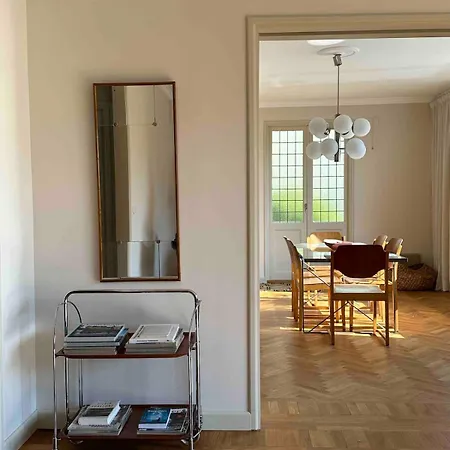 1930s With Private Patio Near Liseberg Lägenhet