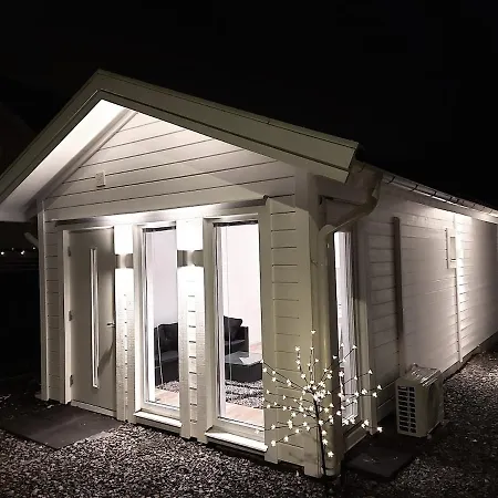 아파트 Very Comfortable Tiny House Close To Froelunda Shopping And *