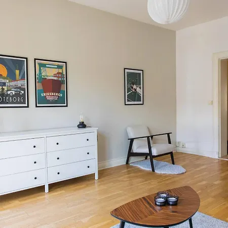 アパート Prime Location Cozy 5 Mins From Liseberg ヨーテボリ