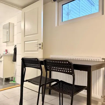 Apartment Near Volvo With Free Parking