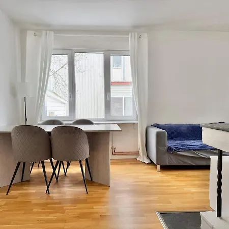3 Bedroom With 6 Beds For Workers And Families Free Parking