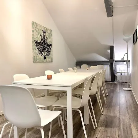 Apartmán Workers And Family 7 Private Bedrooms Sleeps 16 *