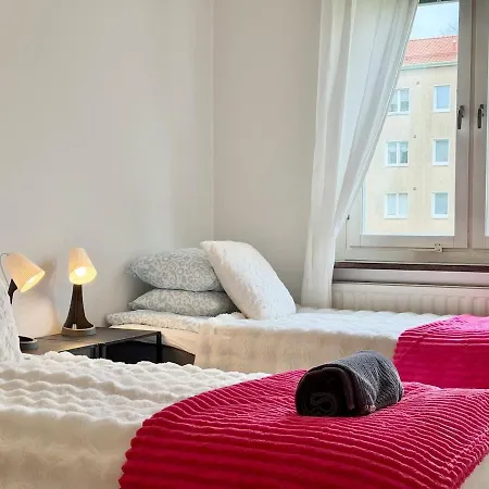 Workers & Family Homes Modern 2br With Free Parking 10 Min To Volvo Apartmán *