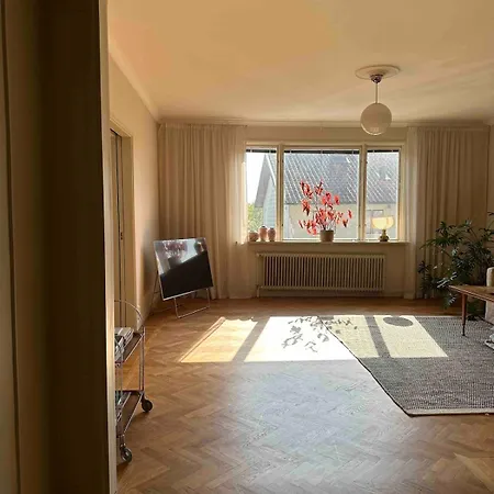 Lägenhet 1930s With Private Patio Near Liseberg Göteborg