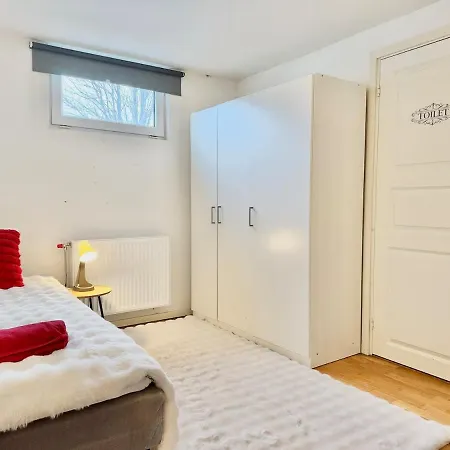 2 Bedroom With 4 Beds For Workers Near Volvo Free Parking * Göteborg