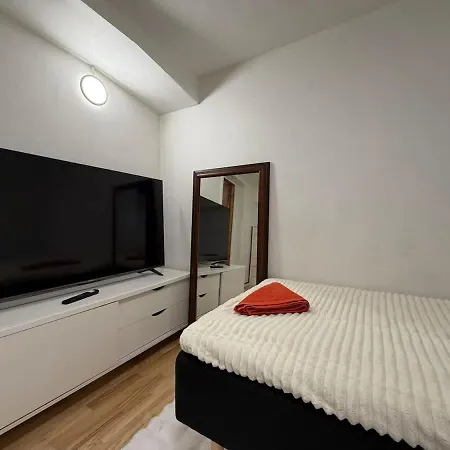 Apartmán 1 Bedroom Near Volvo With 2 Beds And Free Parking Göteborg