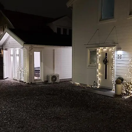 Very Comfortable Tiny House Close To Froelunda Shopping And