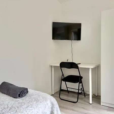Apartmán 5 Bedroom With Tv In Each Near Volvo With Free Parking