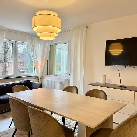 5 Bedroom With Tv In Each Near Volvo With Free Parking Apartmán Göteborg