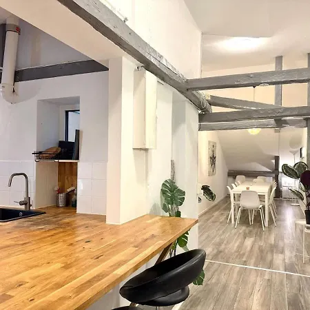 Apartmán Workers And Family 7 Private Bedrooms Sleeps 16