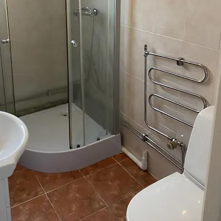Floor 2, 0ne To Five People