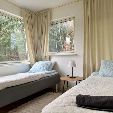Apartmán 5 Bedroom With Tv In Each Near Volvo With Free Parking Göteborg