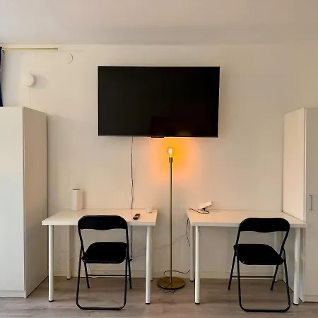 For Workers With 4 Bedrooms Free Parking And Tv In Each * Göteborg