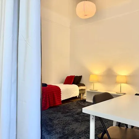 Vasagatan 2-bed Apartment, 4 Beds & 4 Desks 2 Min To Avenyn Göteborg