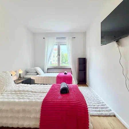 Workers & Family Homes Modern 2br With Free Parking 10 Min To Volvo * Göteborg
