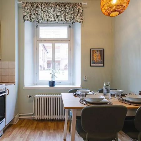 Urban Retreat In Vasastan Avenyn, Parks & Coffee * Göteborg