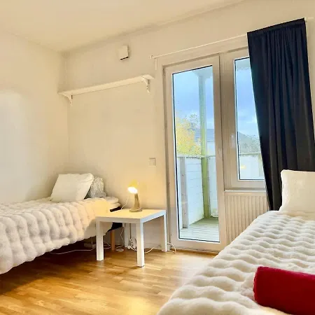 3 Bedroom With 6 Beds For Workers And Families Free Parking Apartmán *