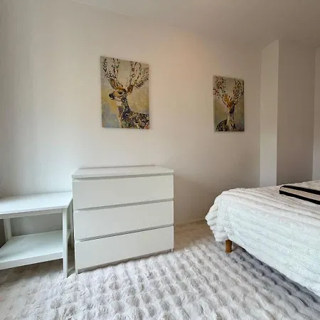 Apartmán Workers And Family 7 Private Bedrooms Sleeps 16