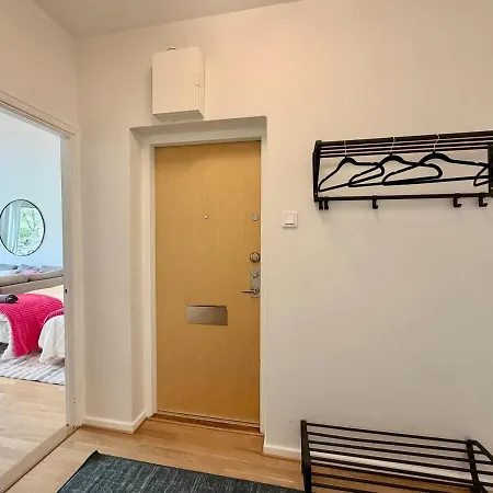 Apartmán Workers & Family Homes Modern 2br With Free Parking 10 Min To Volvo Göteborg