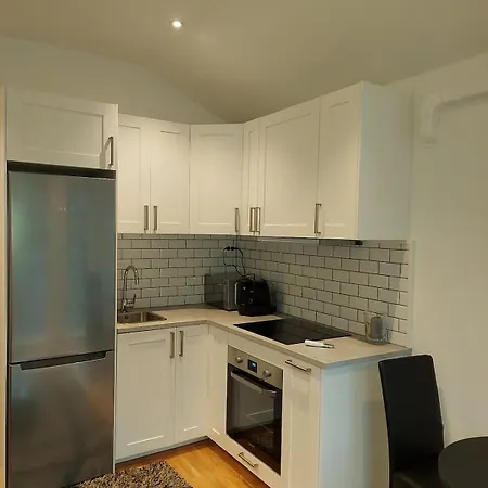 아파트 Very Comfortable Tiny House Close To Froelunda Shopping And *