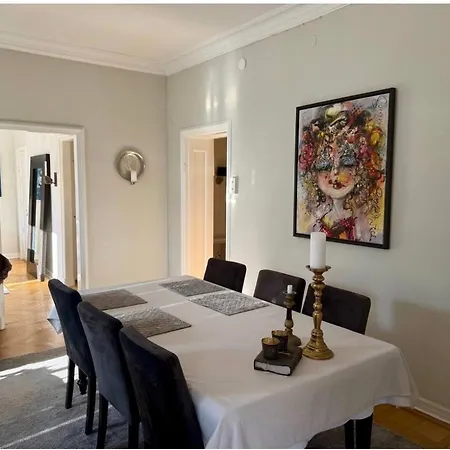 Unique Apartment, Very Centrally Located! Göteborg