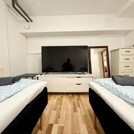 1 Bedroom Near Volvo With 2 Beds And Free Parking * Göteborg