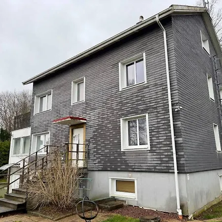 Apartmán 1 Bedroom Near Volvo With 2 Beds And Free Parking