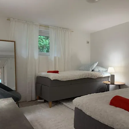2 Bedroom With 4 Beds For Workers Near Volvo Free Parking * Göteborg