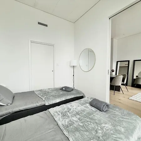 Luxury 2 Bedroom With Access To & Gym Apartmán *