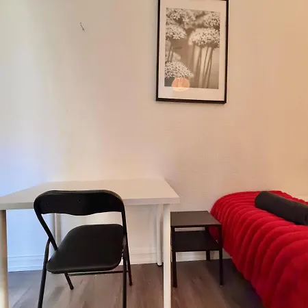 Vasagatan 2-bed Apartment, 4 Beds & 4 Desks 2 Min To Avenyn