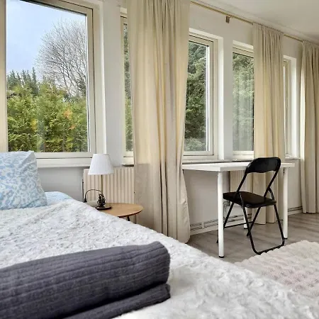 Apartmán 5 Bedroom With Tv In Each Near Volvo With Free Parking Göteborg