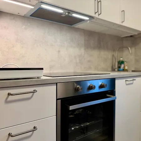 Apartmán For Workers With 4 Bedrooms Free Parking And Tv In Each