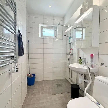 Workers & Family Homes Modern 2br With Free Parking 10 Min To Volvo * Göteborg