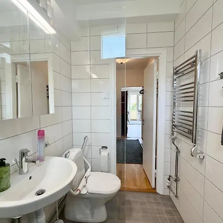 Workers & Family Homes Modern 2br With Free Parking 10 Min To Volvo Apartmán