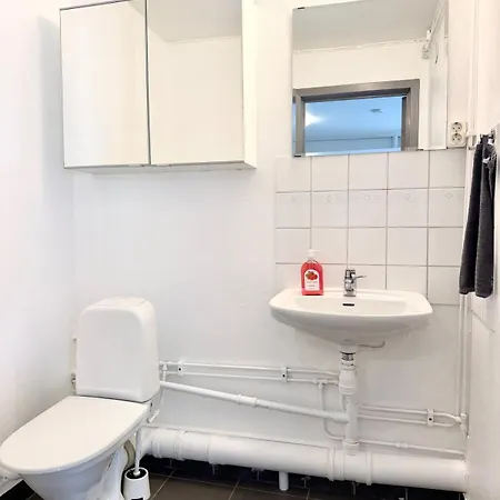 Workers And Family 7 Private Bedrooms Sleeps 16 Göteborg