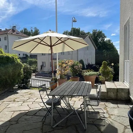 Lägenhet 1930s With Private Patio Near Liseberg *